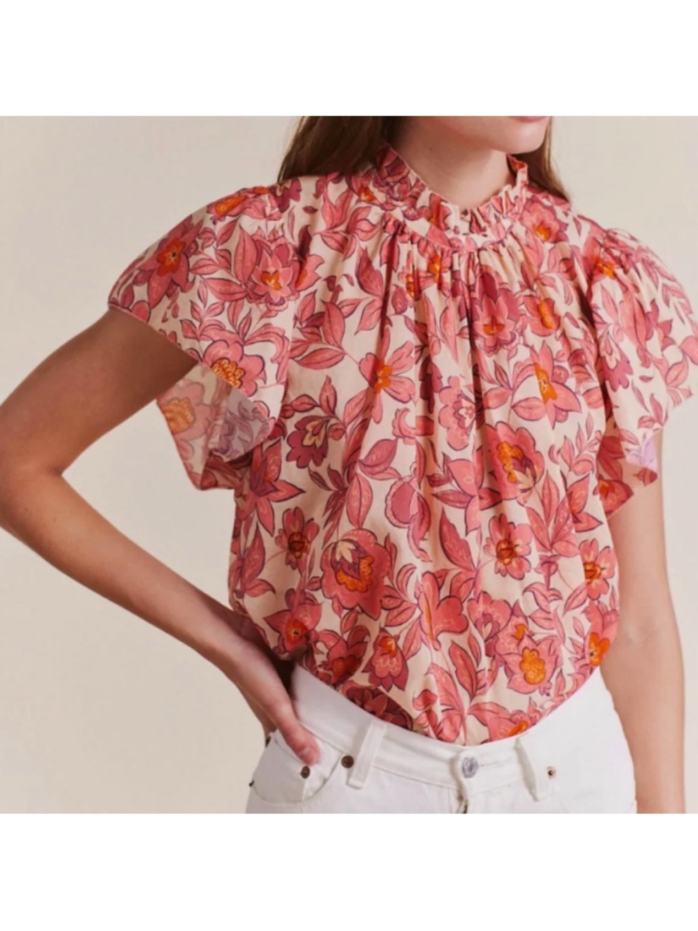 TROVATA BIRDS OF PARADIS
Carla Highneck Shirt size XS.
Flower motif Summer vibs